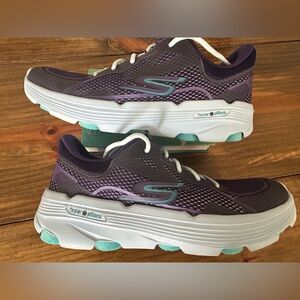 ✨Skechers GoRun 7 Women's Athletic Shoes in Purple and Teal